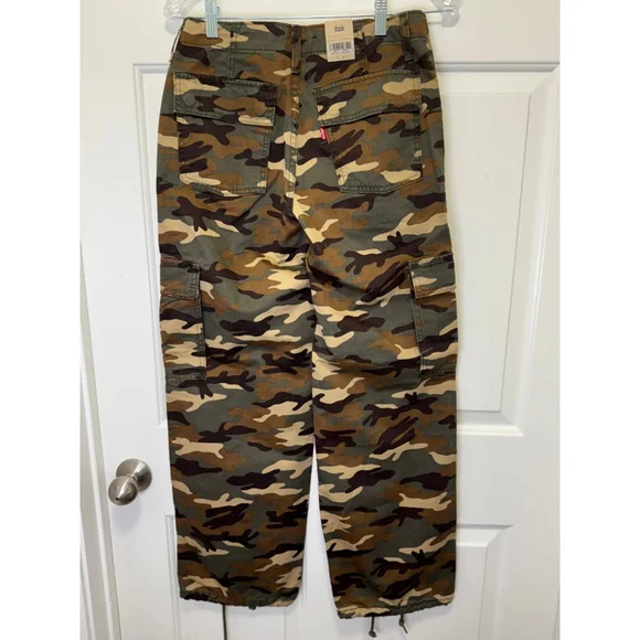 Women's Levi's Camouflage '94 Baggy Cargo Pants Size 25 - Picture 6 of 7
